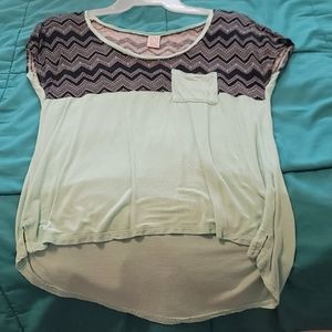 Short sleeve top
